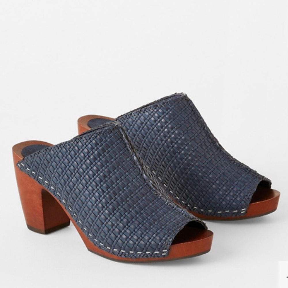 Kelsi Dagger Boulder Mules blue Sz 6
